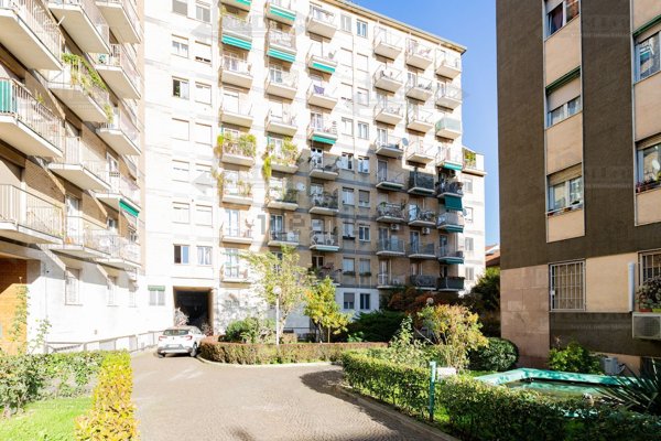 appartamento in vendita a Milano in zona Città Studi