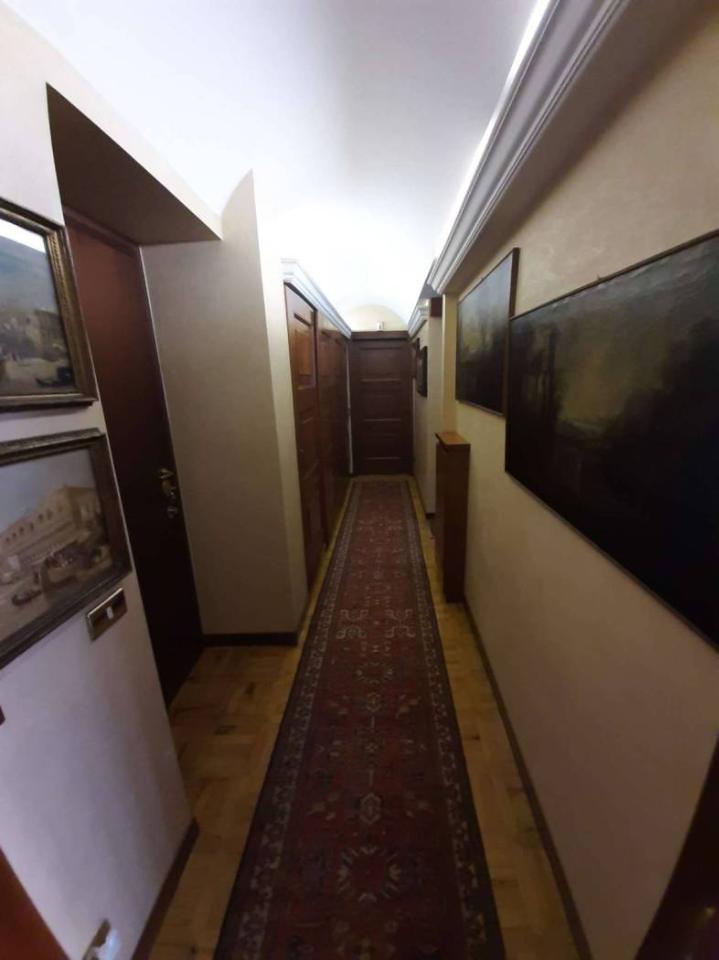 appartamento in vendita a Milano in zona Cadorna