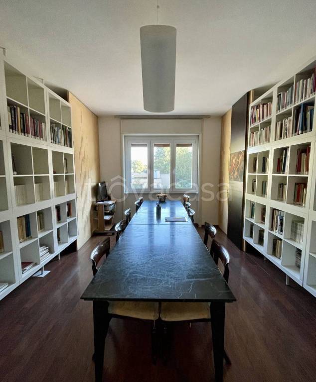 ufficio in vendita a Milano in zona Cinque Giornate