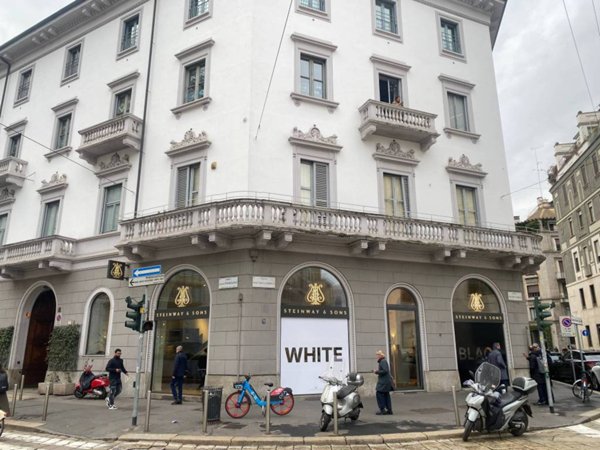 appartamento in vendita a Milano in zona Porta Nuova