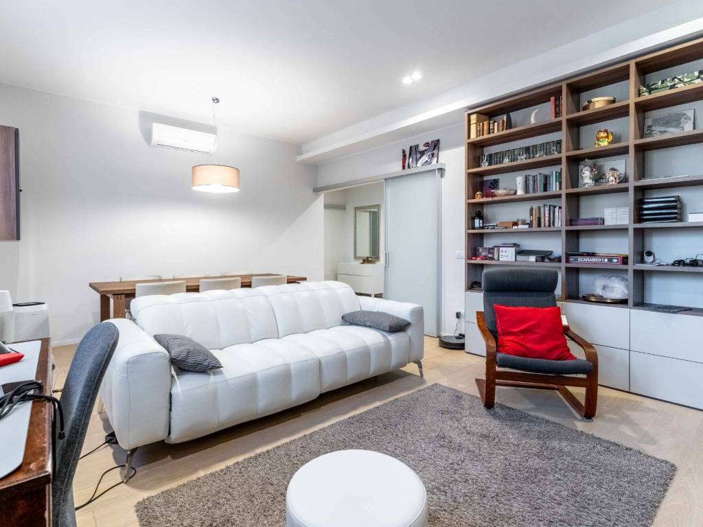 appartamento in vendita a Milano in zona Barona