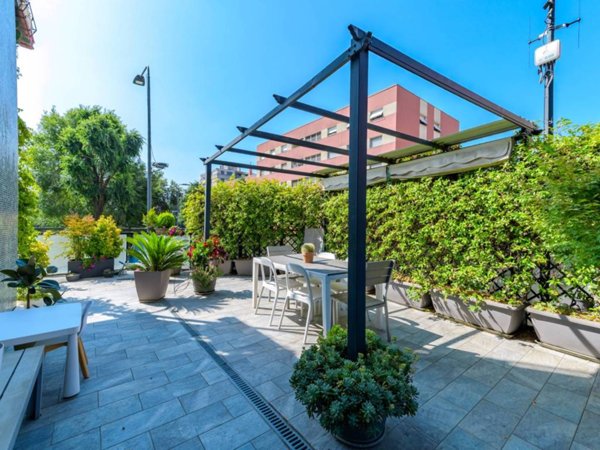 appartamento in vendita a Milano in zona Vigentino