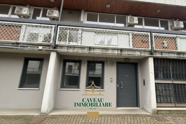 appartamento in vendita a Milano in zona Barona