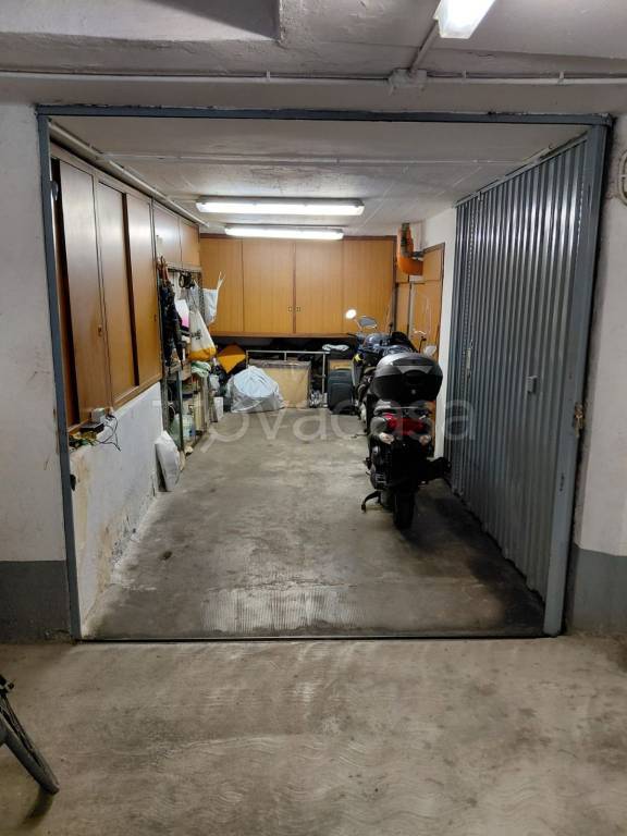 locale di sgombero in vendita a Milano in zona Solari