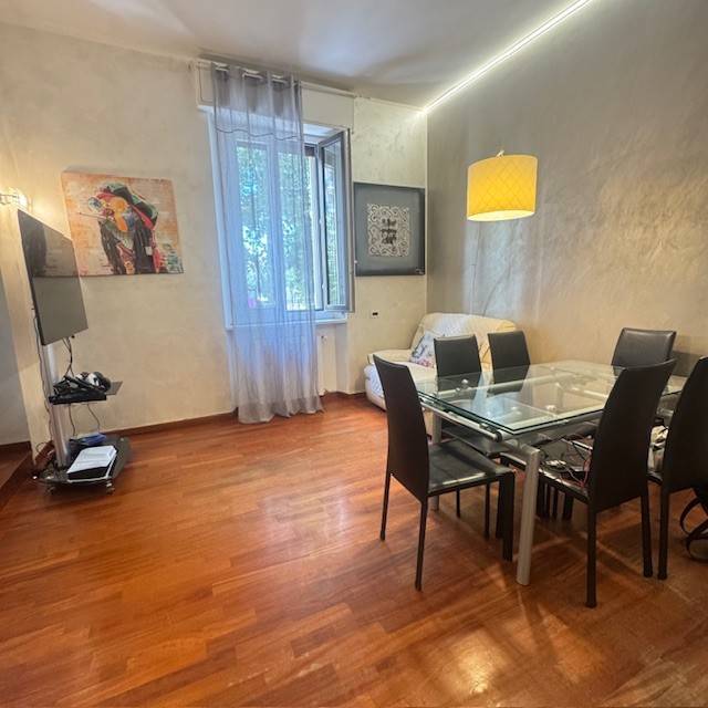 appartamento in vendita a Milano in zona Lorenteggio