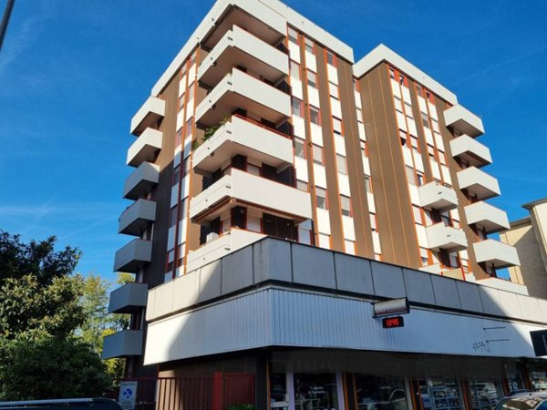 appartamento in vendita a Milano in zona Barona