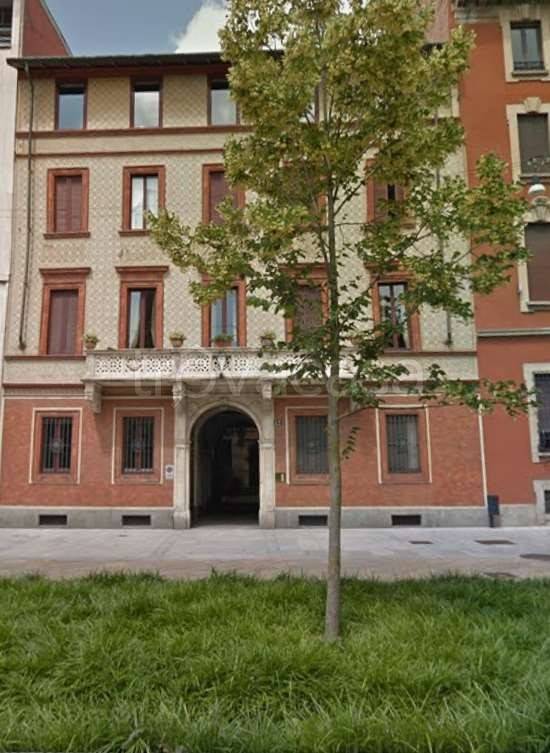 appartamento in vendita a Milano in zona Sant'Ambrogio