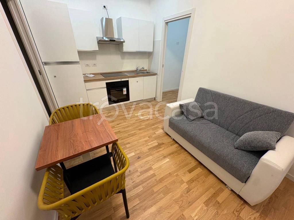 appartamento in vendita a Milano in zona Vigentino