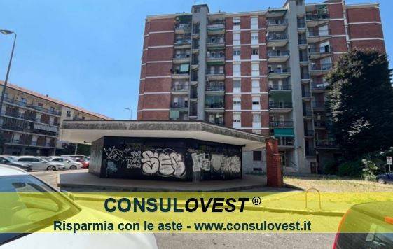appartamento in vendita a Milano in zona Famagosta