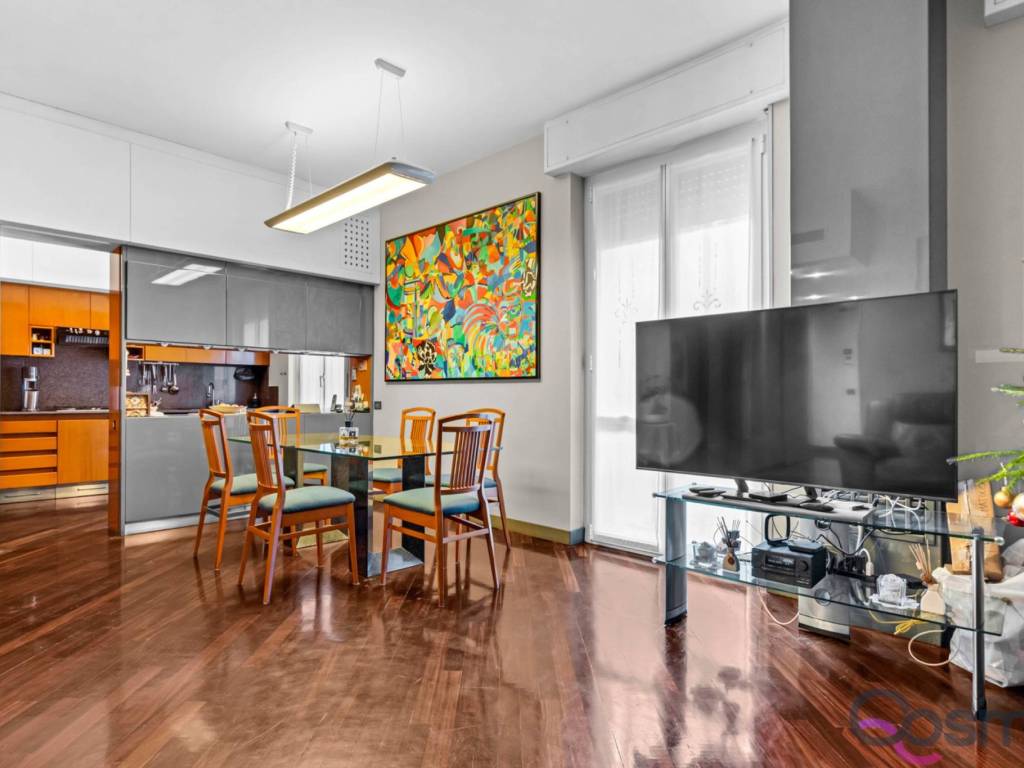 appartamento in vendita a Milano in zona Bullona