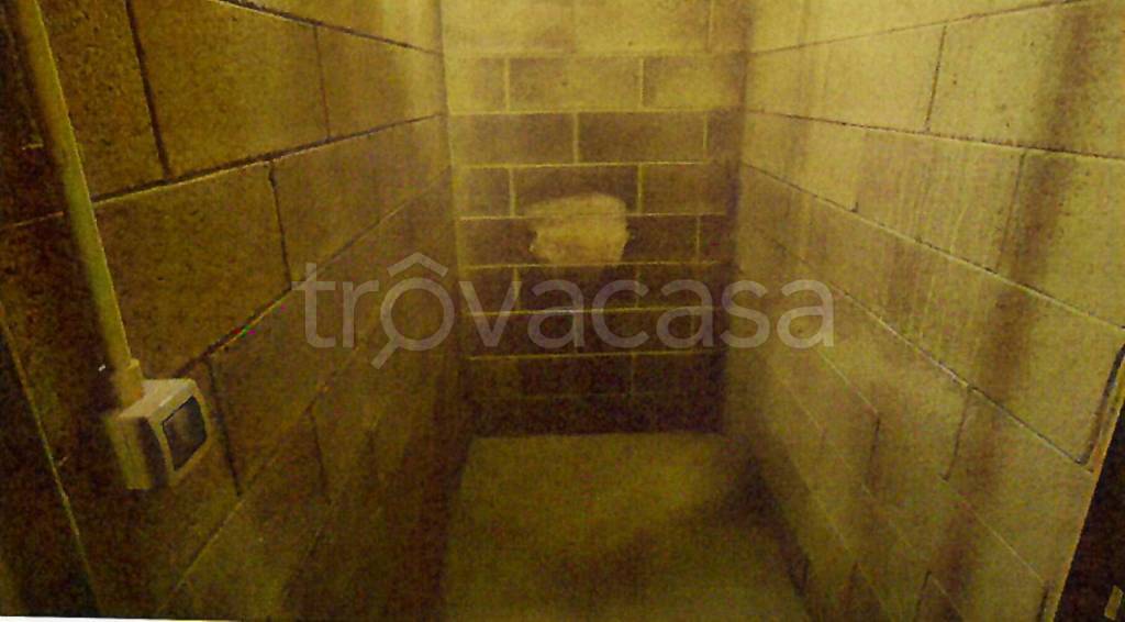 locale commerciale in vendita a Milano in zona Dergano