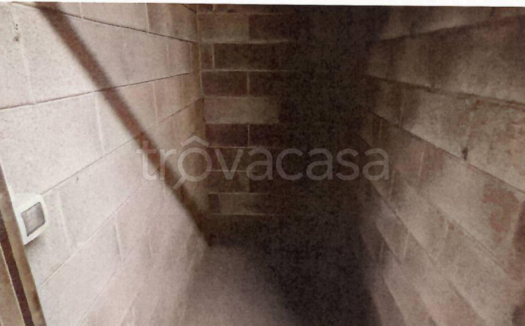 locale commerciale in vendita a Milano in zona Dergano