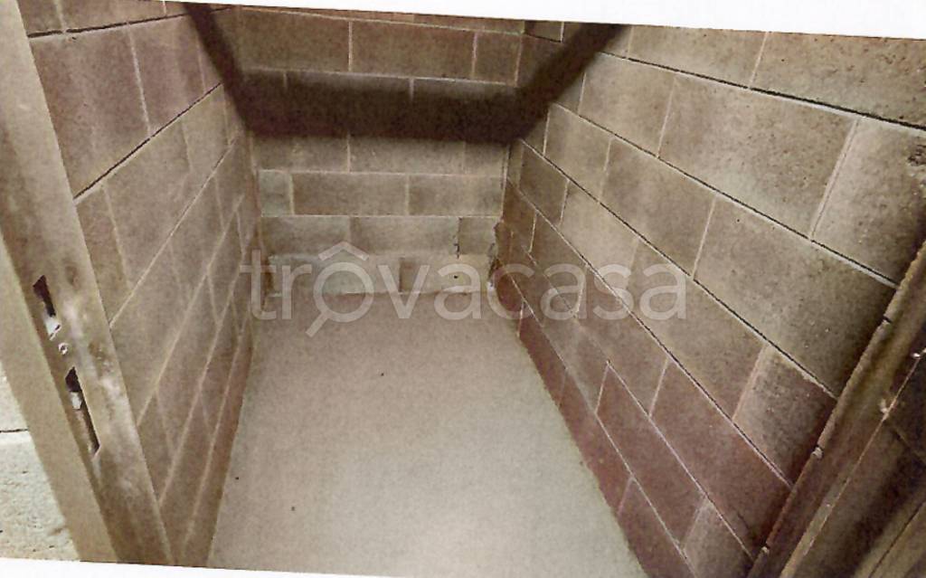 locale commerciale in vendita a Milano in zona Dergano