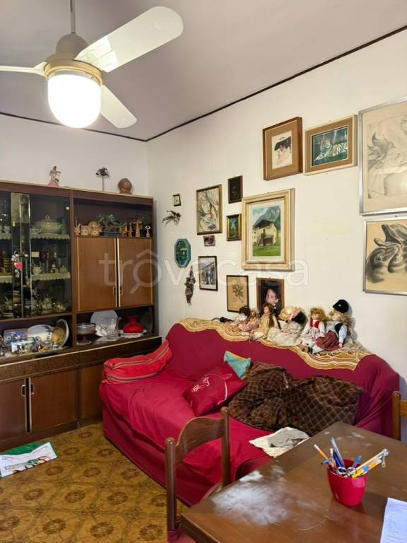 appartamento in vendita a Milano in zona Famagosta