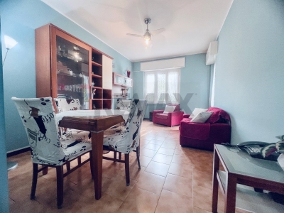 appartamento in vendita a Milano in zona Baggio