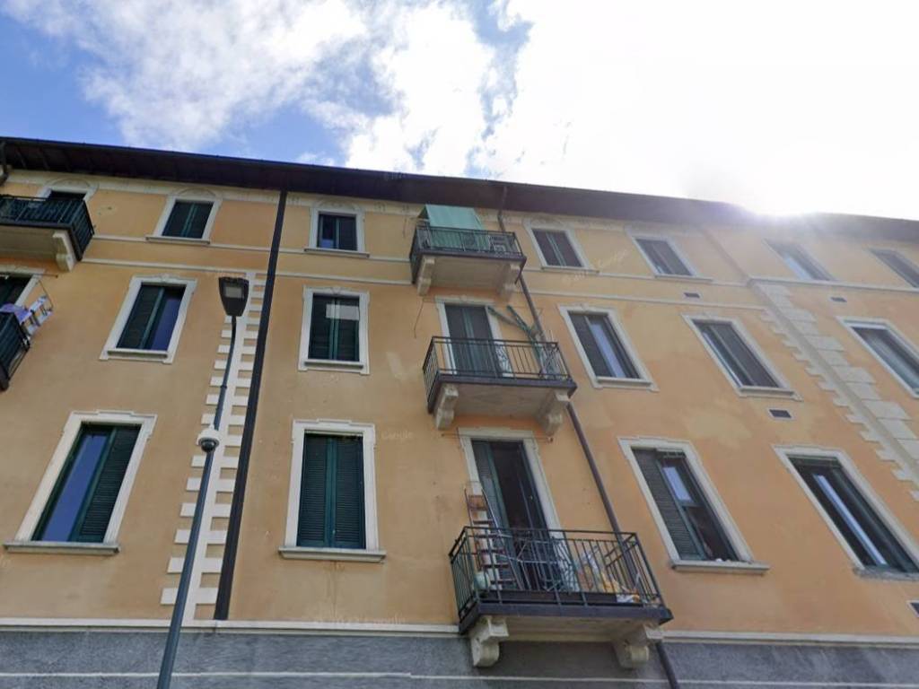 appartamento in vendita a Milano in zona Baggio