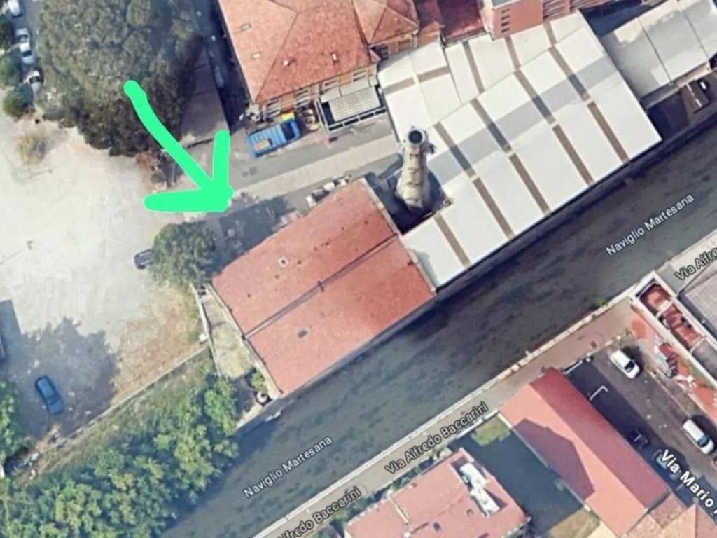 locale commerciale in vendita a Milano in zona Adriano