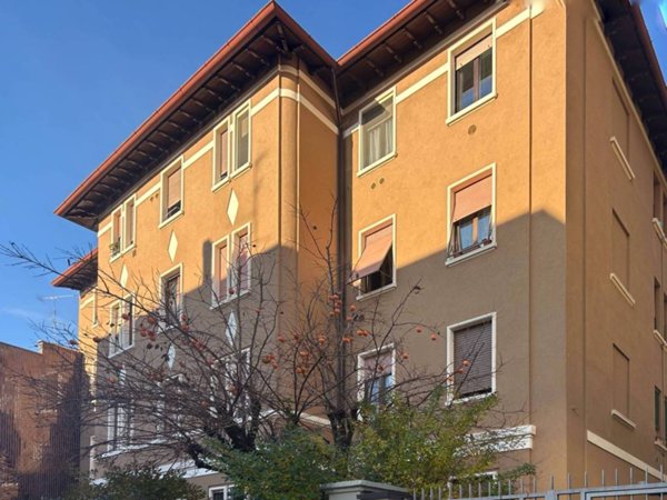 appartamento in vendita a Milano in zona Crescenzago