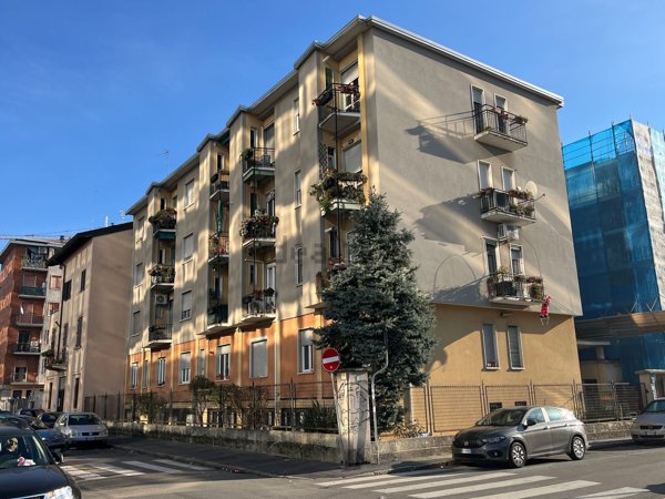 appartamento in vendita a Milano in zona Affori