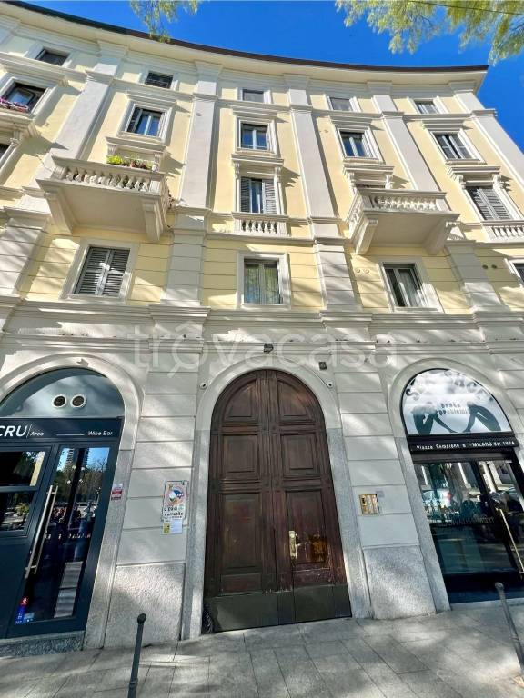appartamento in vendita a Milano in zona Sempione