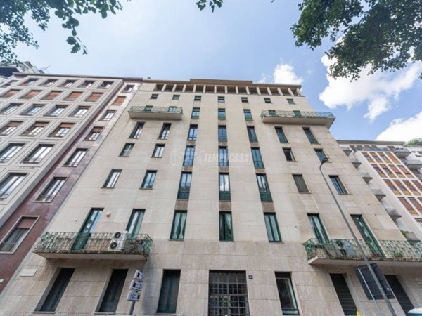 appartamento in vendita a Milano in zona Guastalla