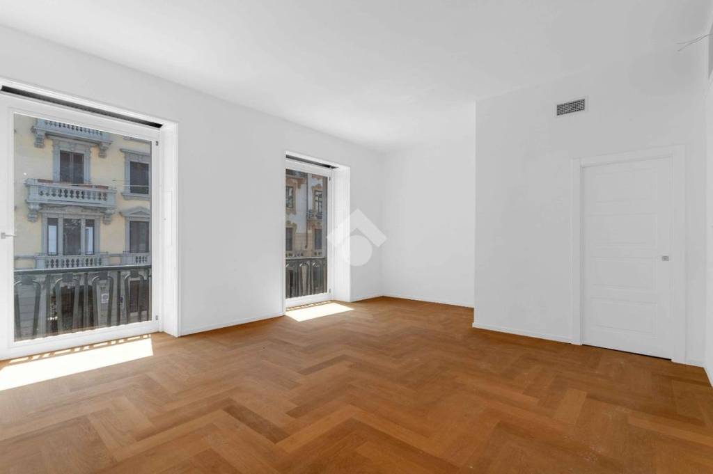 appartamento in vendita a Milano in zona Sant'Ambrogio