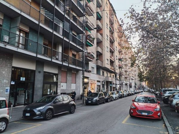 negozio in vendita a Milano in zona San Siro