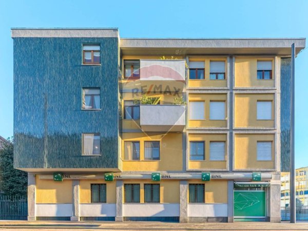 appartamento in vendita a Milano in zona Lambrate