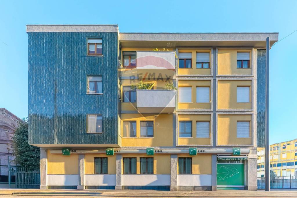 appartamento in vendita a Milano in zona Lambrate