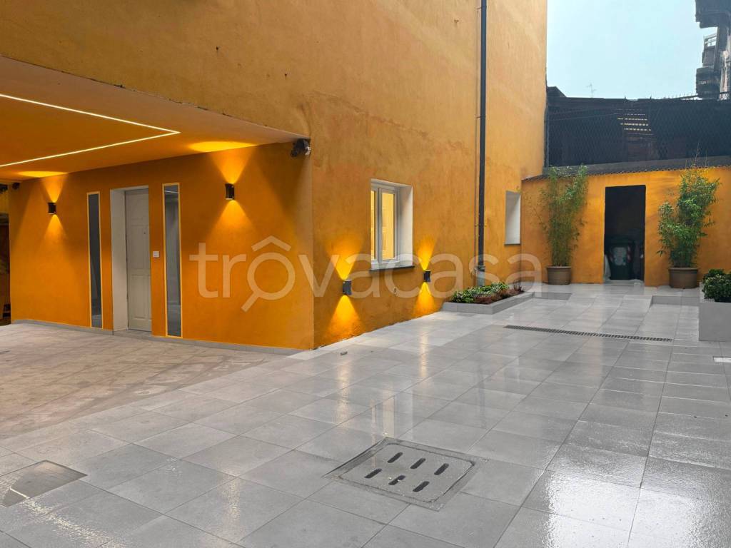 appartamento in vendita a Milano in zona Porta Garibaldi