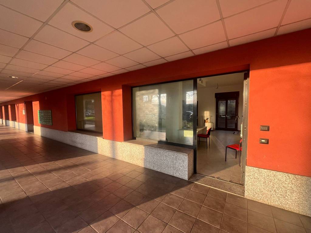 negozio in vendita a Milano in zona Niguarda