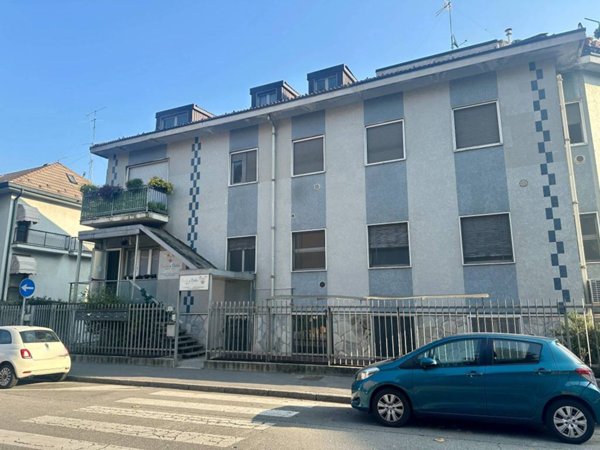 negozio in vendita a Milano in zona Forlanini