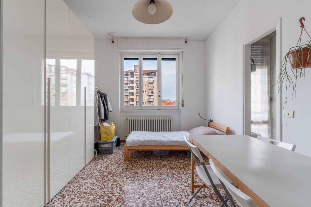 appartamento in vendita a Milano in zona Famagosta