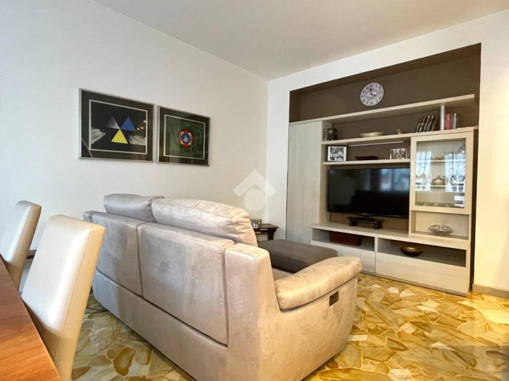 appartamento in vendita a Milano in zona Centro Direzionale