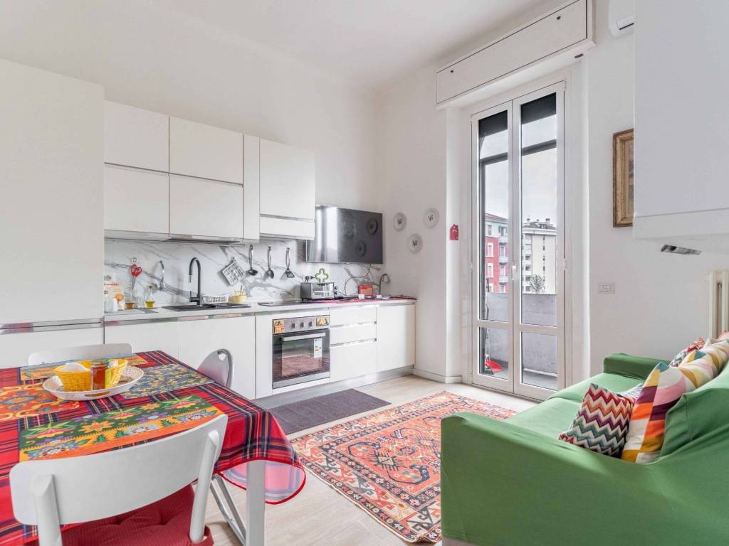 appartamento in vendita a Milano in zona Famagosta