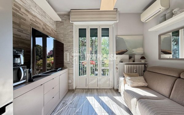 appartamento in vendita a Milano in zona Baggio