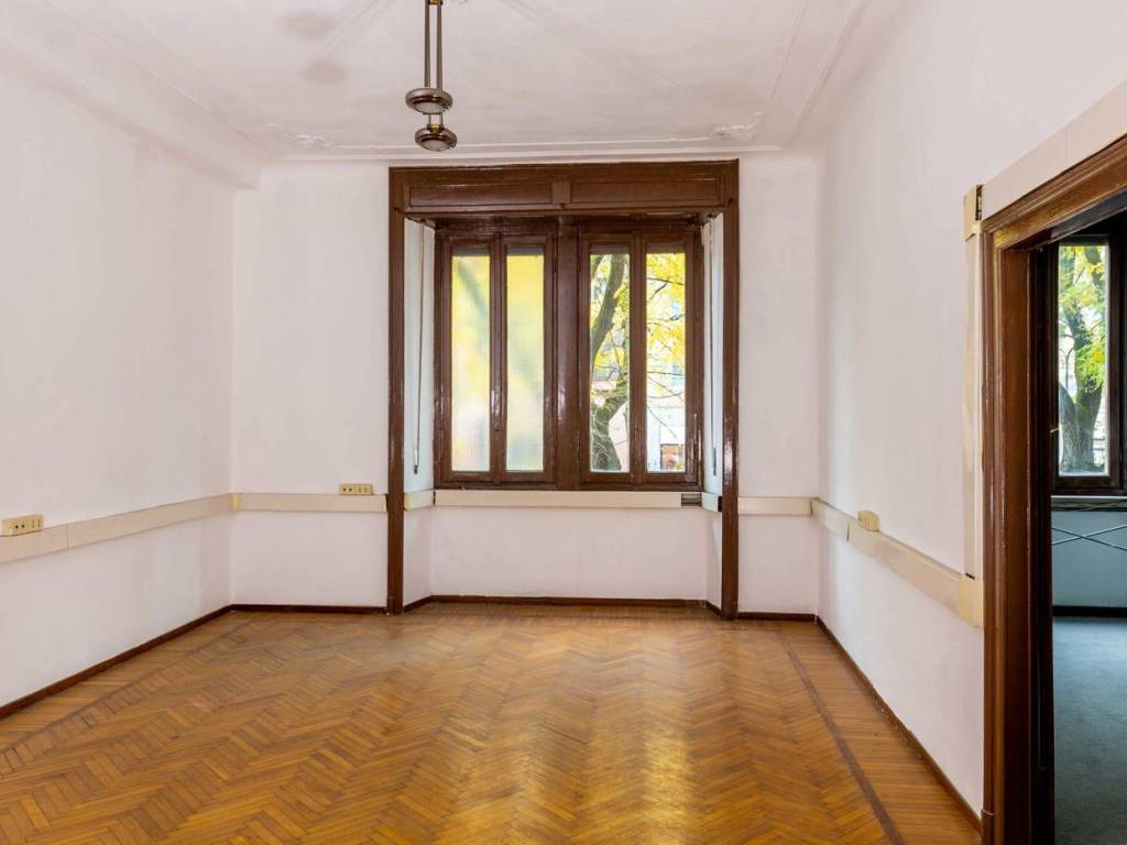 ufficio in vendita a Milano in zona Solari
