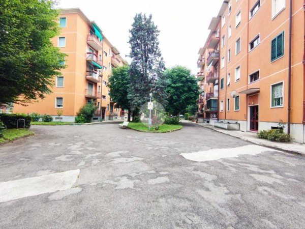 appartamento in vendita a Milano in zona Famagosta