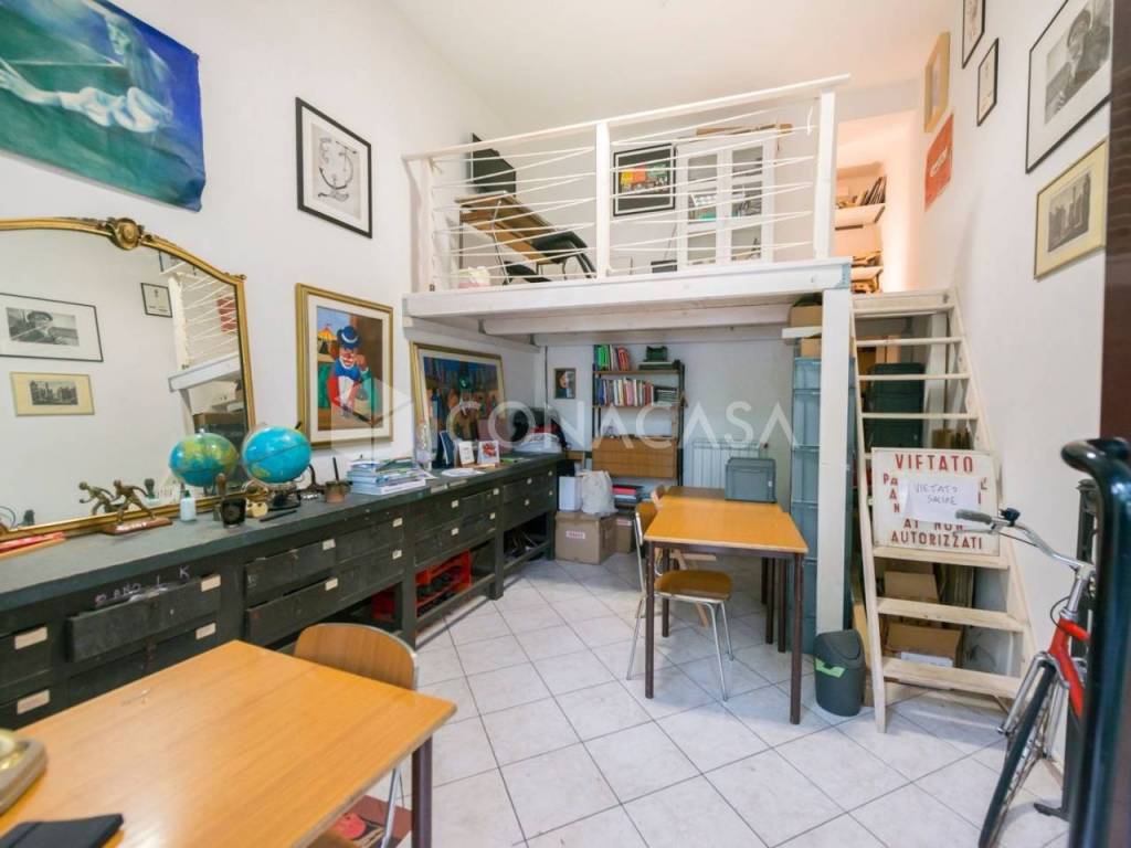 negozio in vendita a Milano in zona Isola