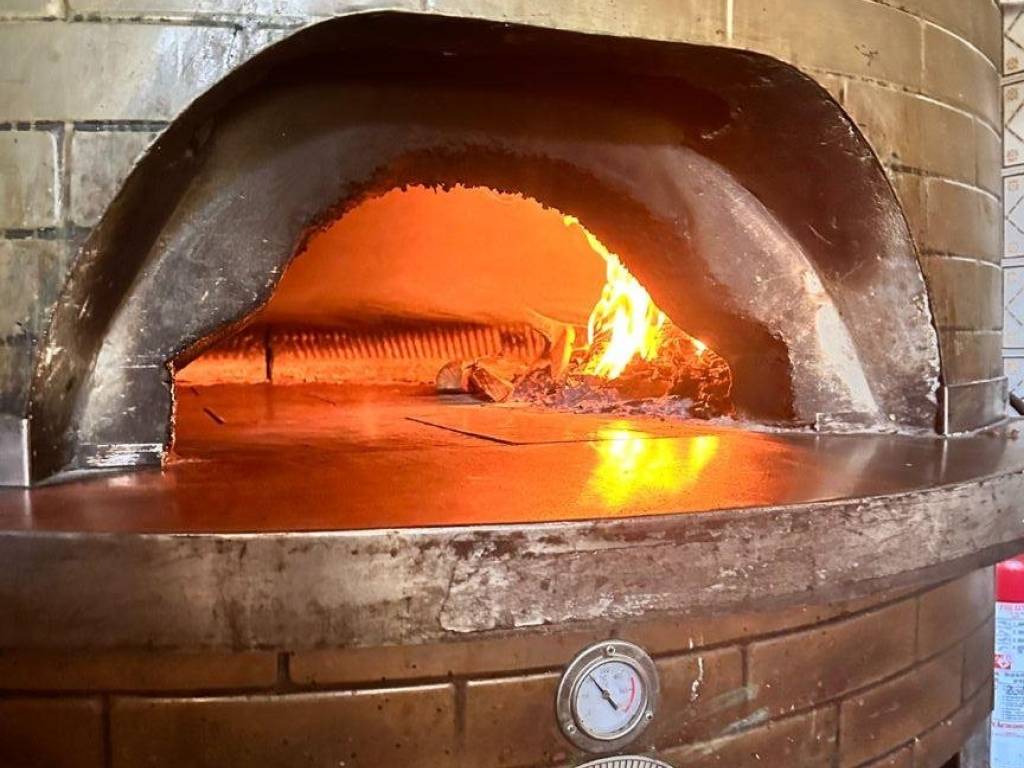 negozio in vendita a Milano in zona Trenno