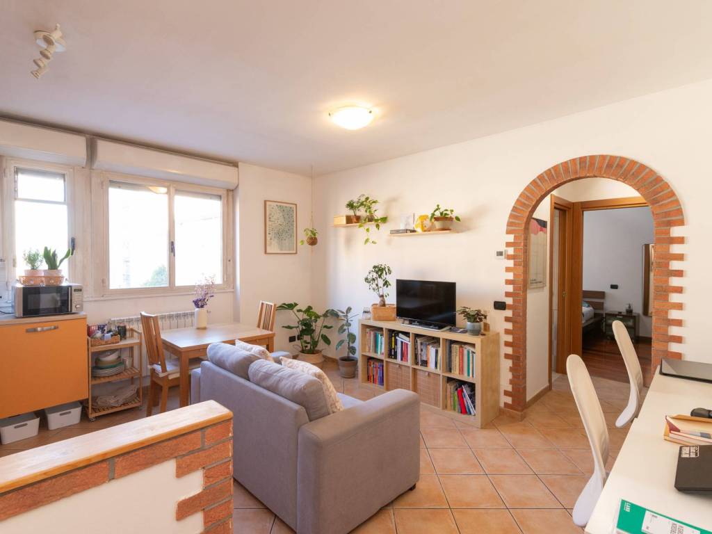appartamento in vendita a Milano in zona Famagosta