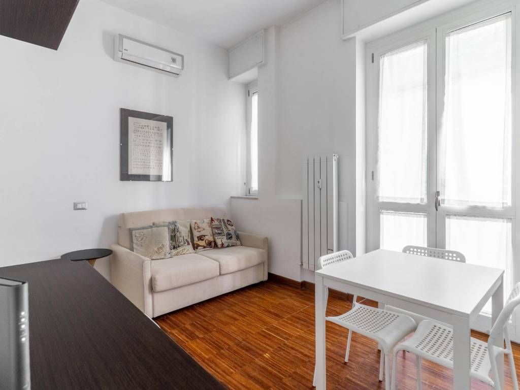 appartamento in vendita a Milano in zona Bocconi