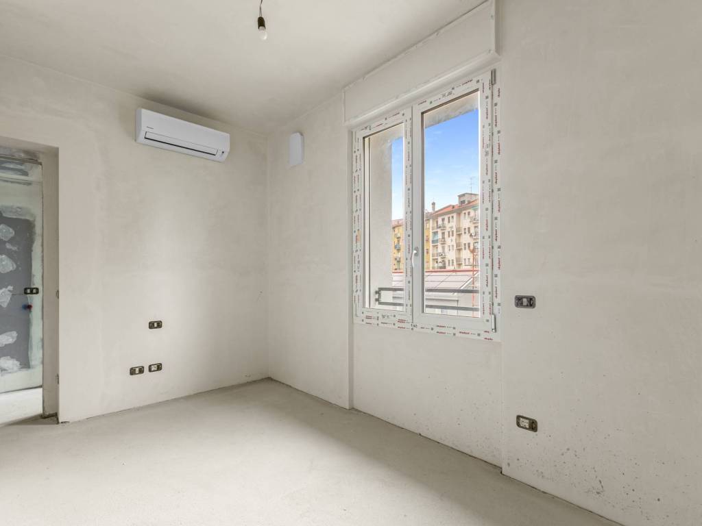 appartamento in vendita a Milano in zona Lambrate
