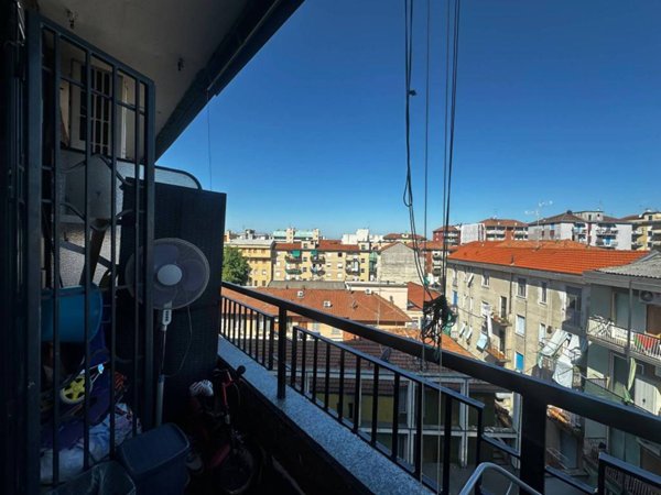 appartamento in vendita a Milano in zona Adriano