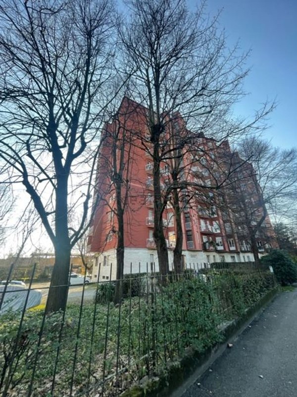 appartamento in vendita a Milano in zona QT8