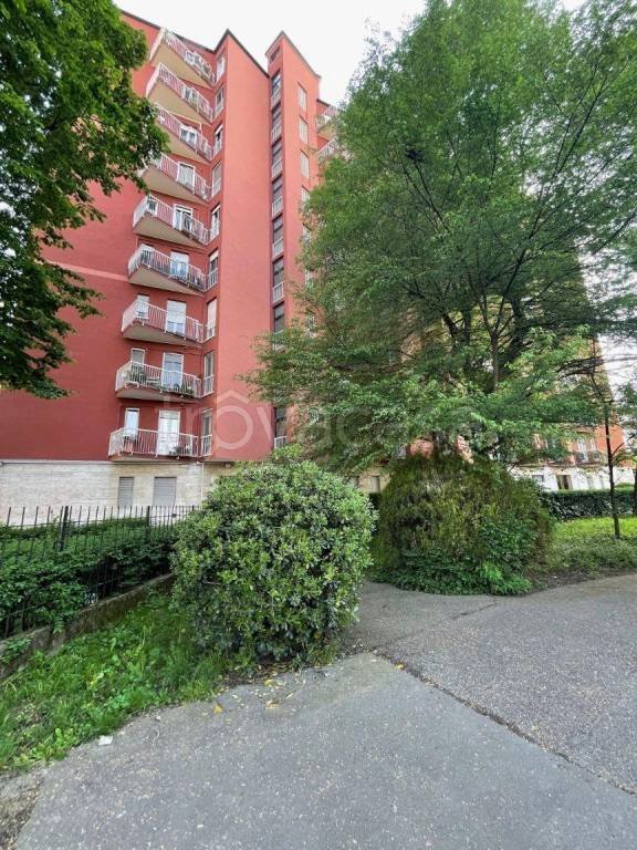 appartamento in vendita a Milano in zona QT8
