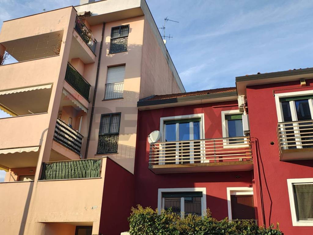 appartamento in vendita a Milano in zona Gorla