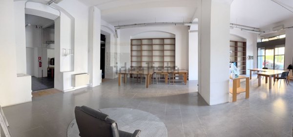ufficio in vendita a Milano in zona Piazzale Lodi