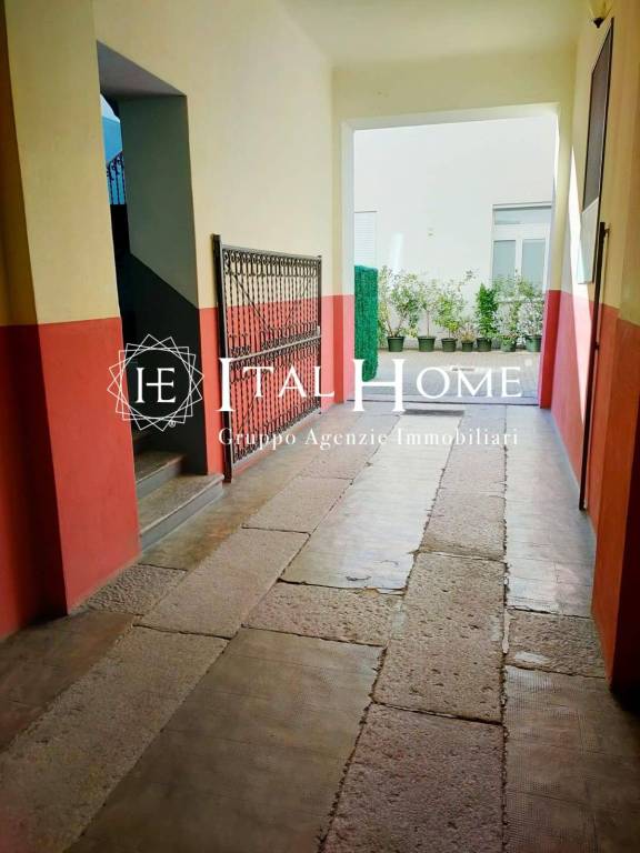 locale commerciale in vendita a Milano