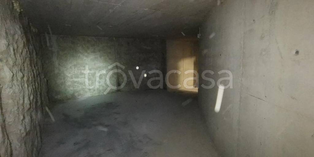 locale commerciale in vendita a Milano in zona Dergano